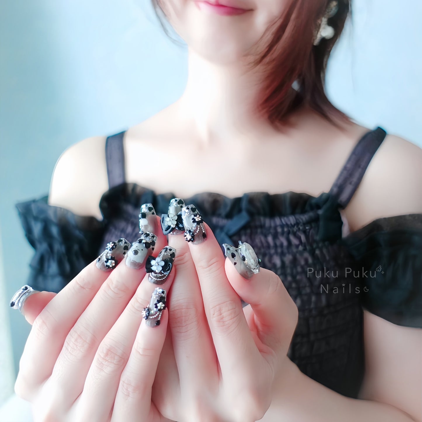 Spooky Shaker Nails